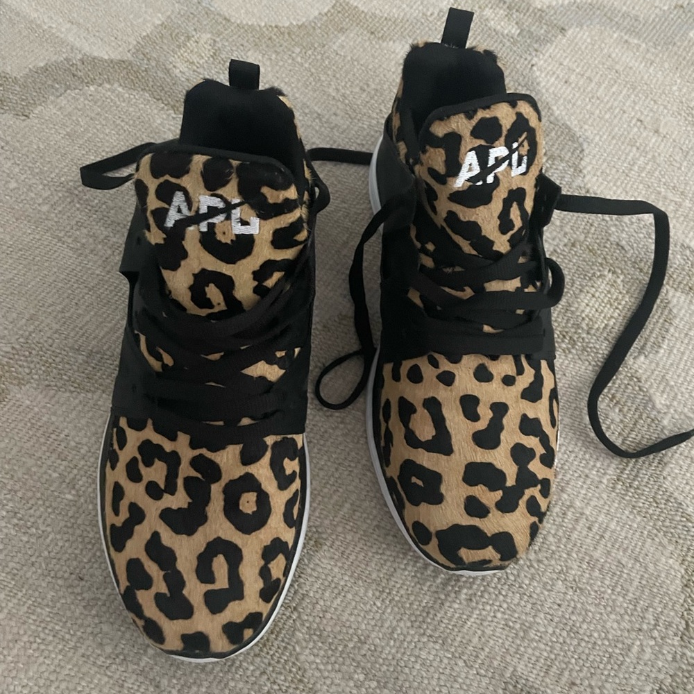 APL Ascend Ponyhair Leopard Sneakers Size 7 New